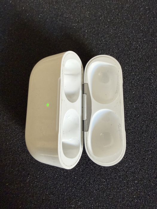 Airpods pro 2 ЛАЙТНИНГ кейс оригинал