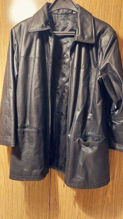 Продавам кожено сако естествена ложа