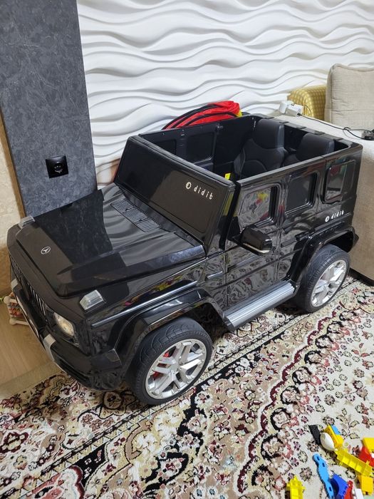 Детский электромобиль мерседес гелик