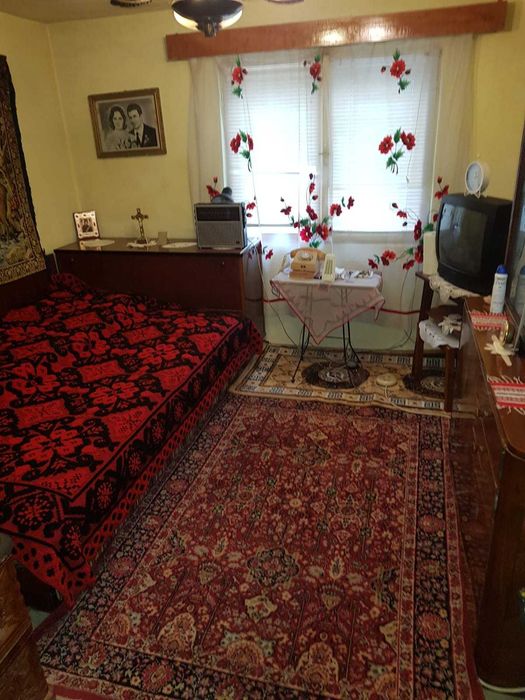 OFERTA* Casa de vanzare mobilata complet cu 4 camere + anexe + teren