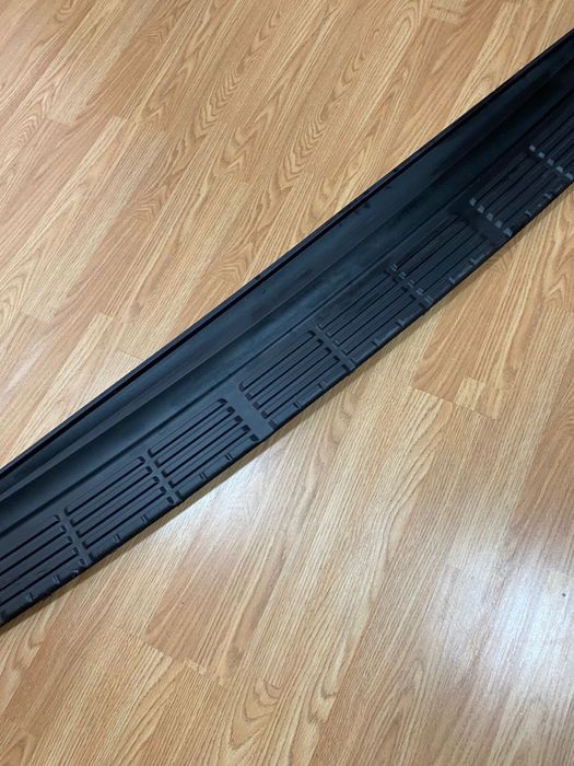 Продам накладку на задний бампер