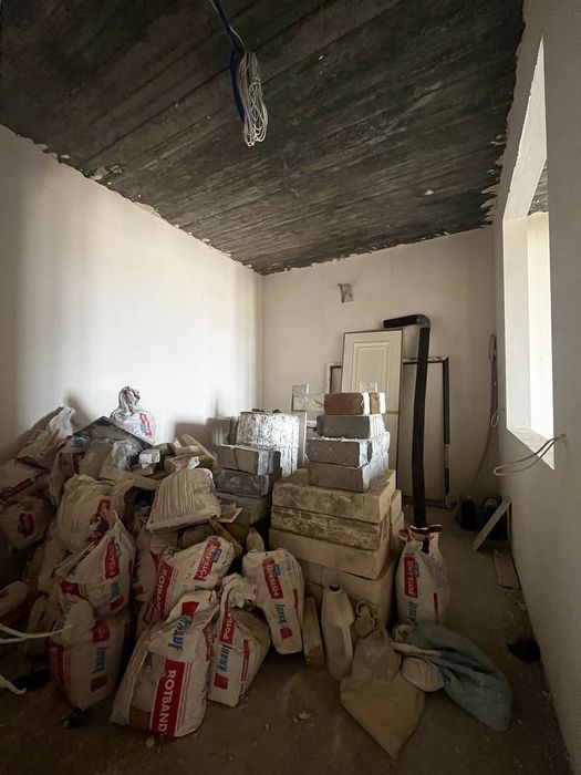 Срочно продаётся 2х ком квартира Вогзал красная дом