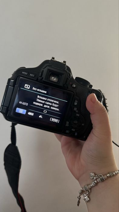 Продам камеру Canon EOS 600D