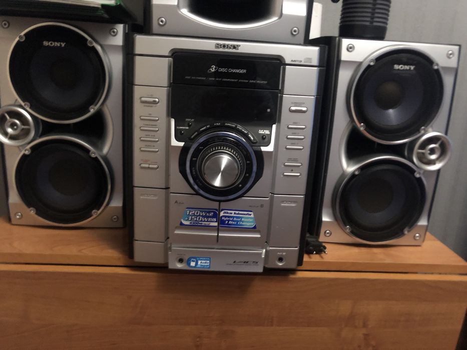Продам музыкальный центр Sony