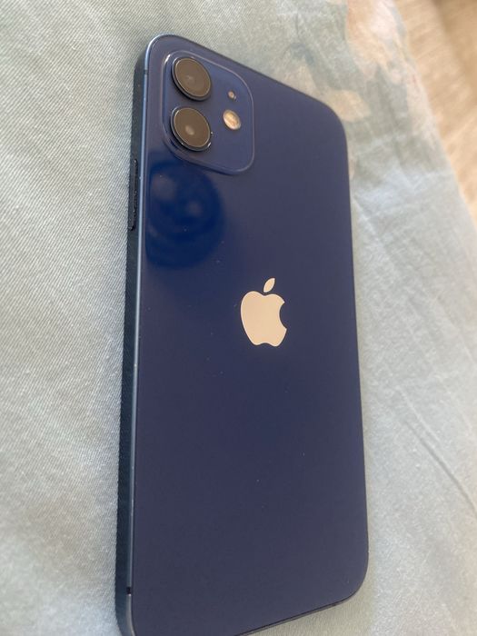 Продам Iphone 12