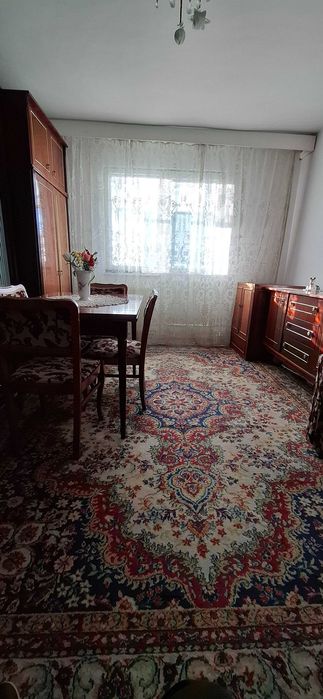 Inchiriez apartament 3 camere zona M Viteazu