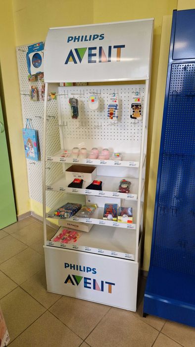 Стелажи, рафтове, оборудване за магазин или склад