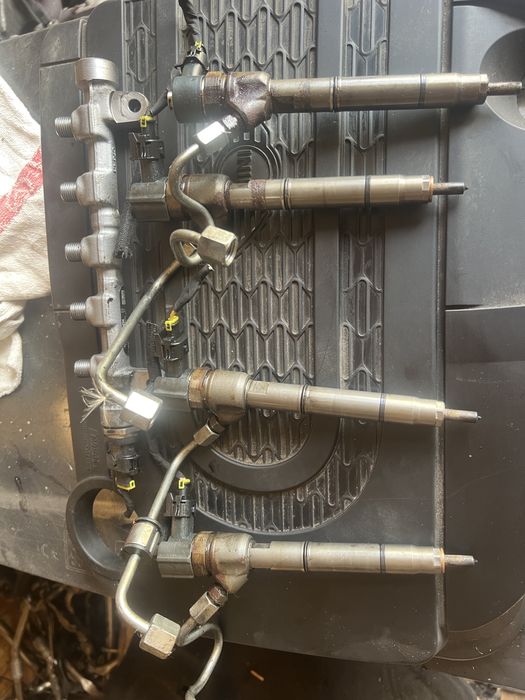 Injector injectorea rampa 1.7 diesel 0445110411 D4FD hyundai