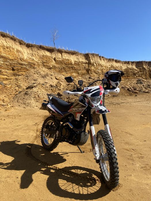 Продам мотоцикл либо обмен на две телочки