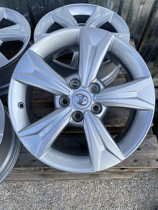 17 цола 5 х 114.3 мм Тойота  C-HR  , Аурис , Auris , Toyota