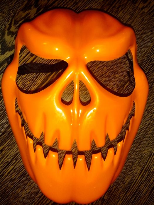 Хелоуин маски и др. аксесоари/цени в описанието