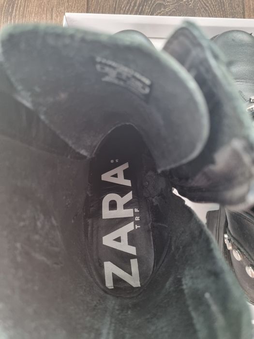 Vând ghete Zara din piele, negre, mărimea 38