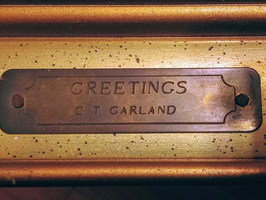 Две картини в рамки