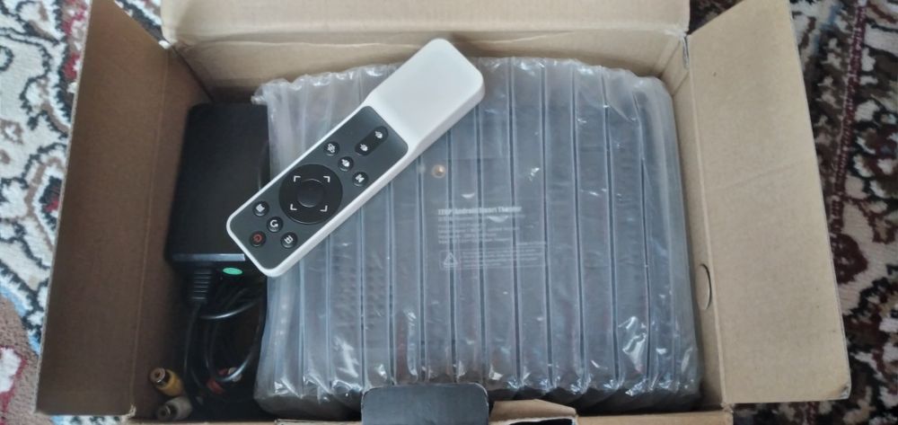 Videoproektor sotiladi