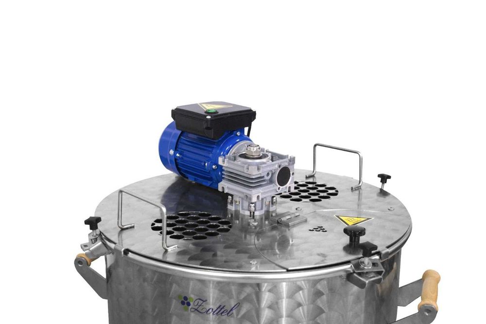 Oferta Oala 90l cu mixer electric pentru gatit gem, zacusca