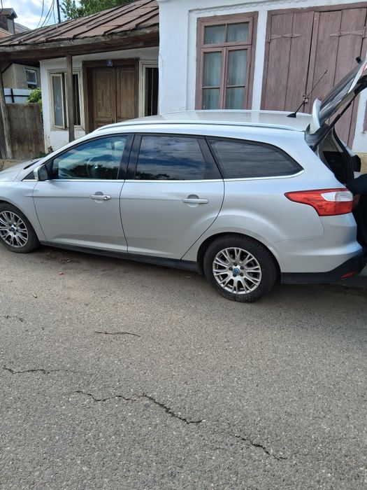 FORD Focus 2011 — imagine 4