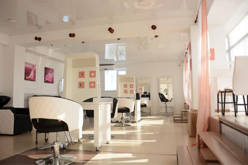 Сдам место в салоне 35000