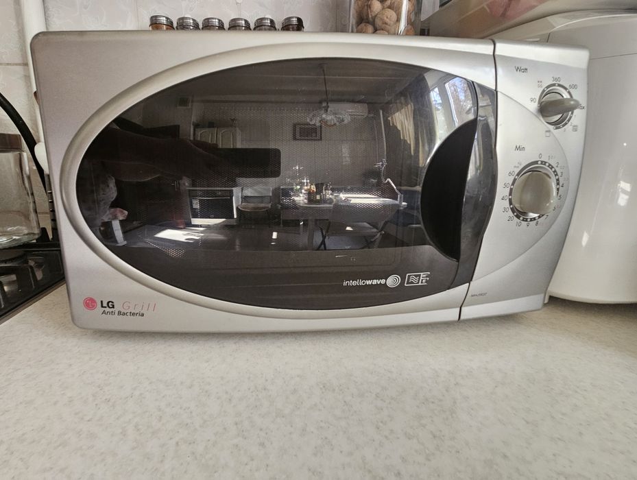 Микроволновка LG бу