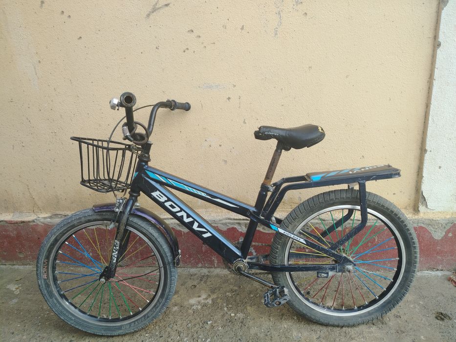 Vilasafet sotiladi   700.000