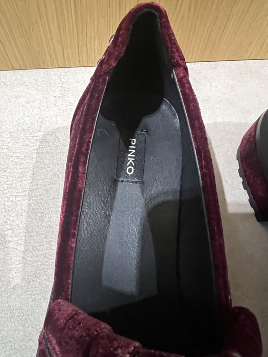 Велурени обувки Pinko