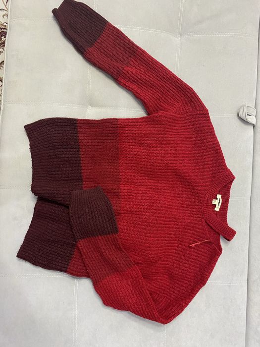 Платье (внутри много одежды)