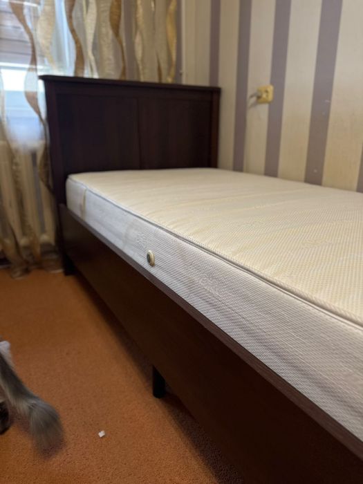 Продам спальную кровать