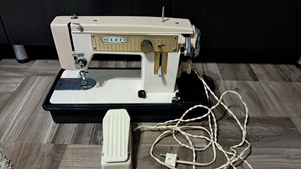Mașină de cusut Elec