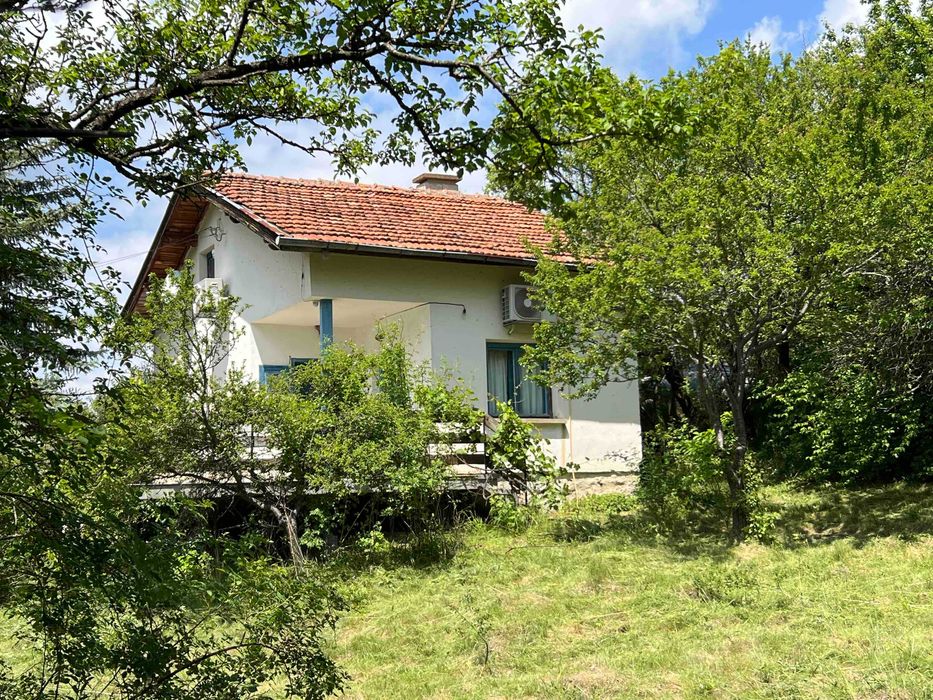 Продавам вила в село Комщица, Годечко