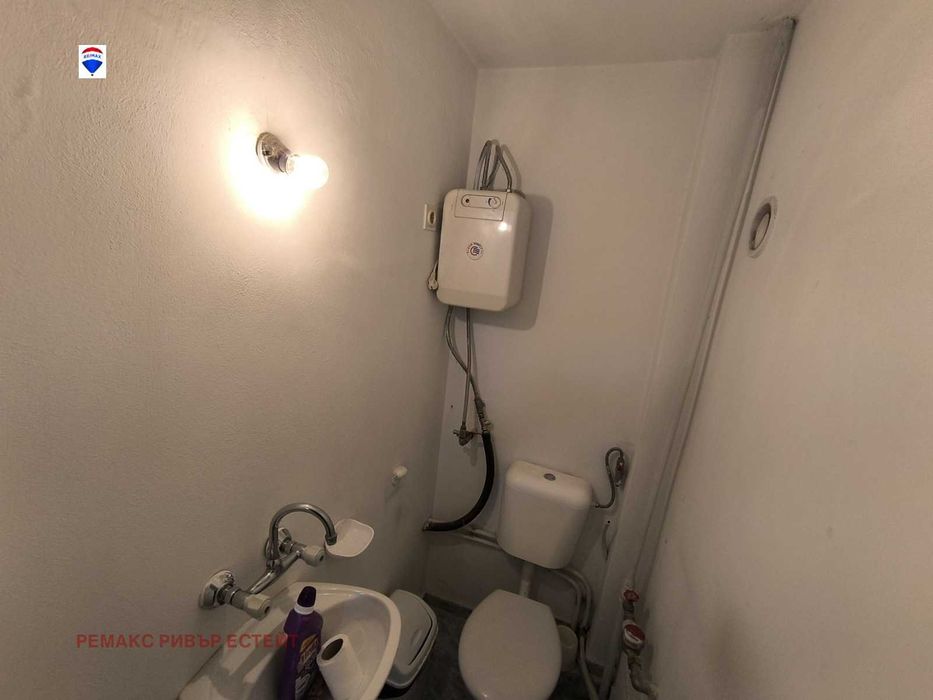 Продава се Тристаен апартамент в Русе, Ялта - 99 кв.м за 1353 €/кв.м - Снимка #13