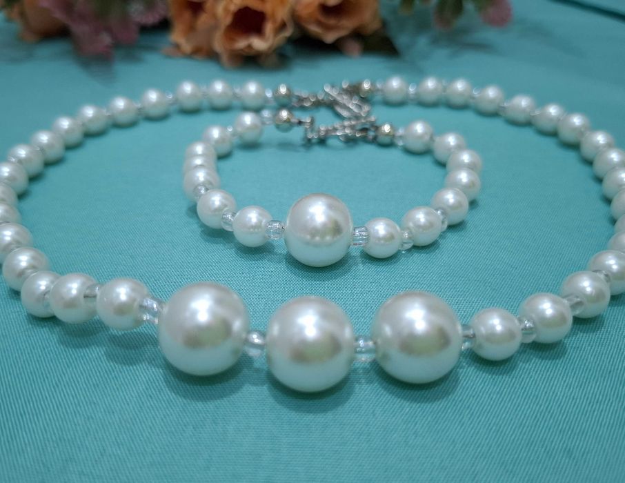 Комплекти колие + гривна със синтетични перли