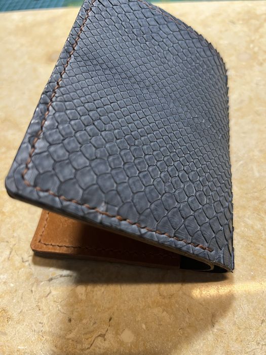 Handcrafted !Portofel realizat din piele de piton natural ,HAND-MADE!