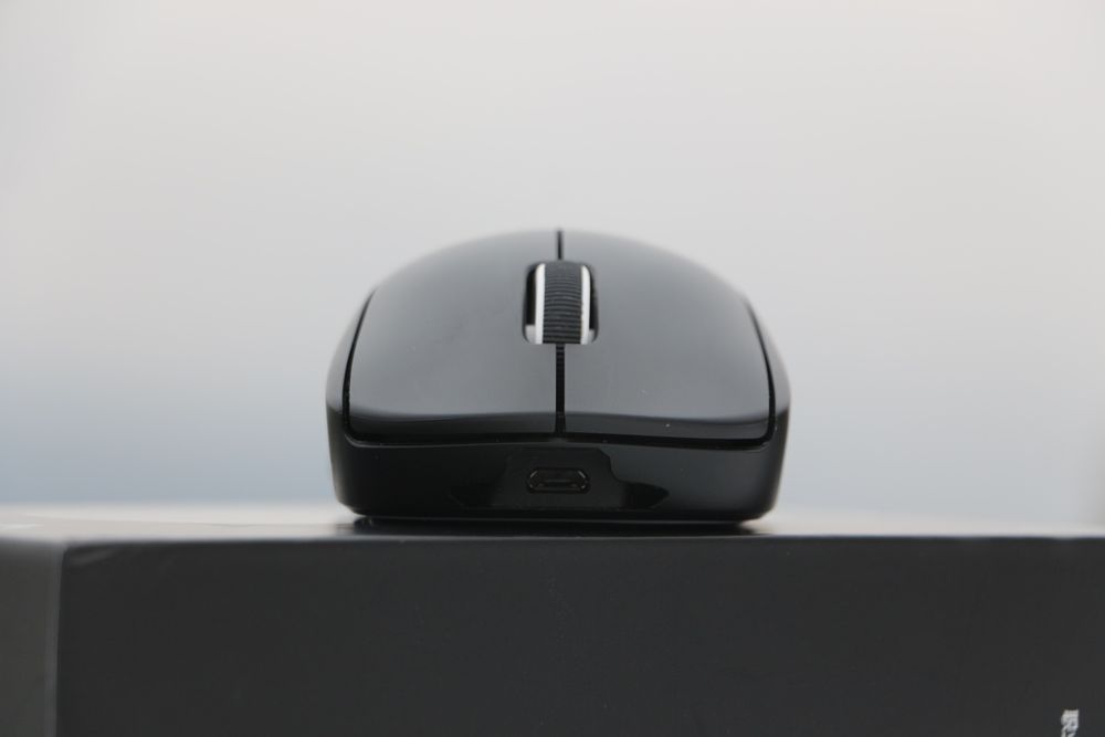 Logitech Pro X Superlight мышь