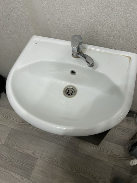 Шкаф с раковиной