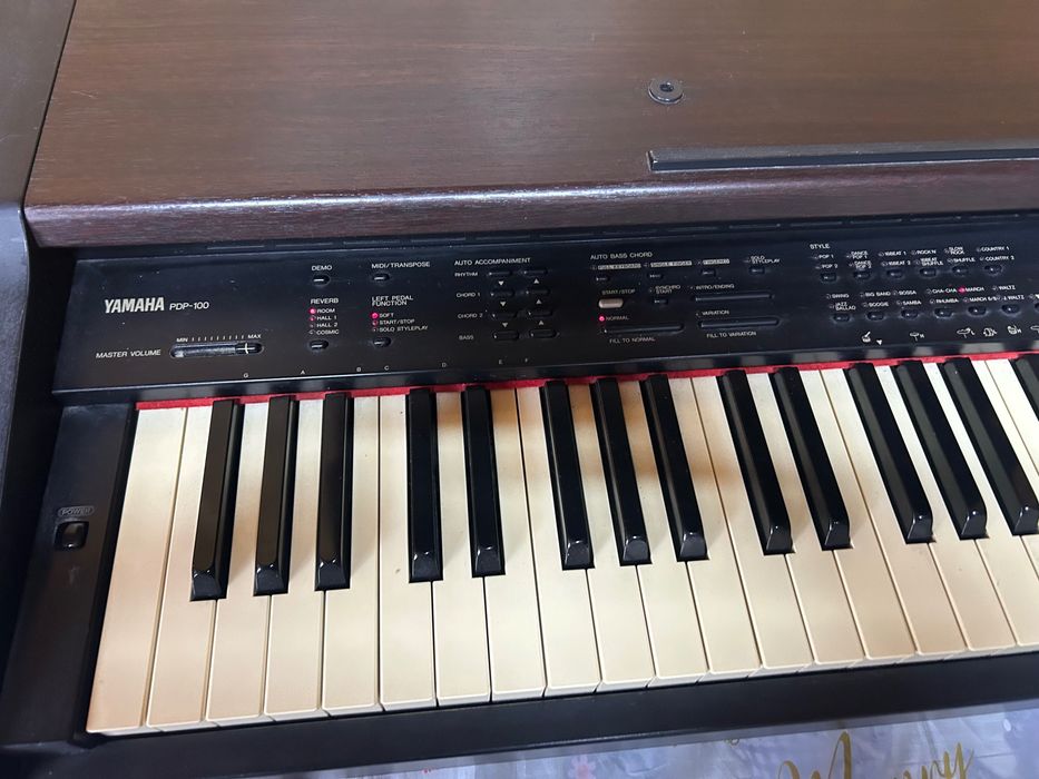 PIAN Yamaha PDP-100