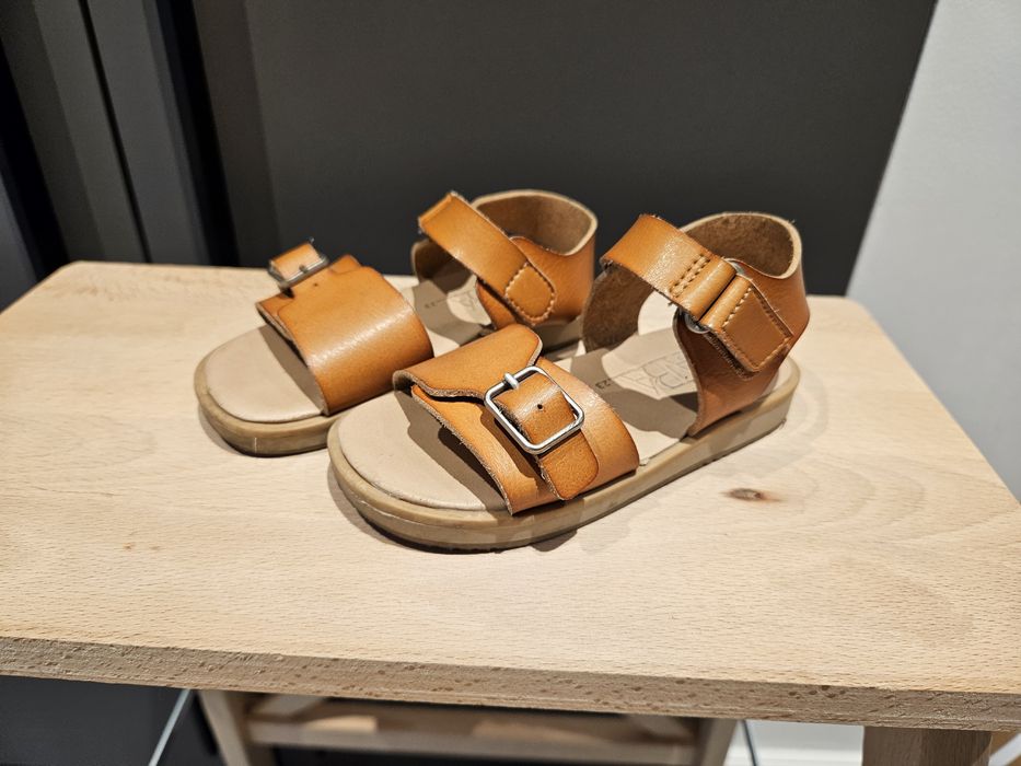 Кожени сандали ZARA