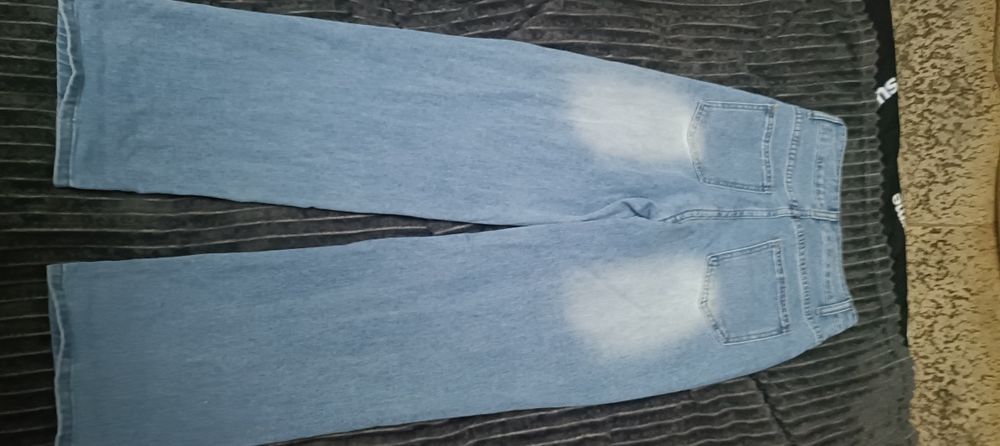 Продам джинсы новые