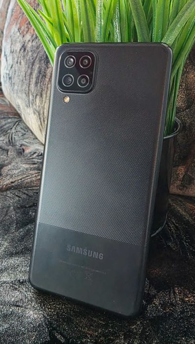 Samsung Galaxy A12 - 128GB / 4GB RAM - Отлично състояние