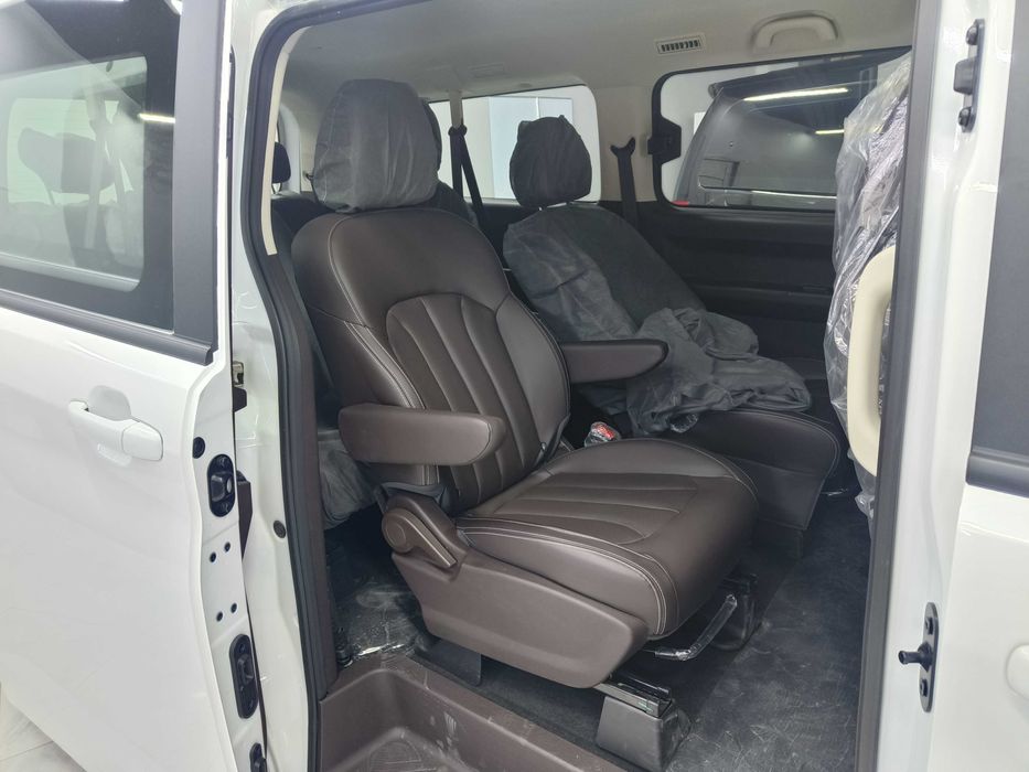 BAW 9 seats 2024 yil minivan