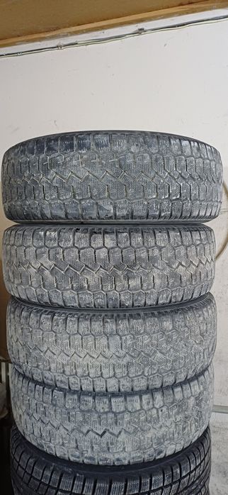 Продам зимние покрышки