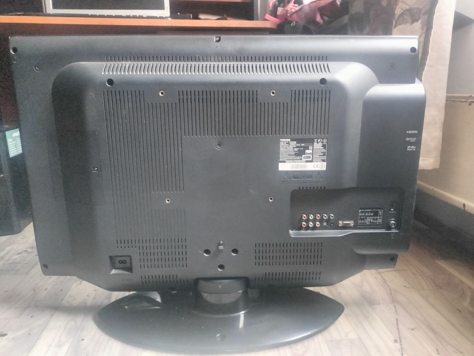 Телевизор не дорого  Тасшиба32DV703R