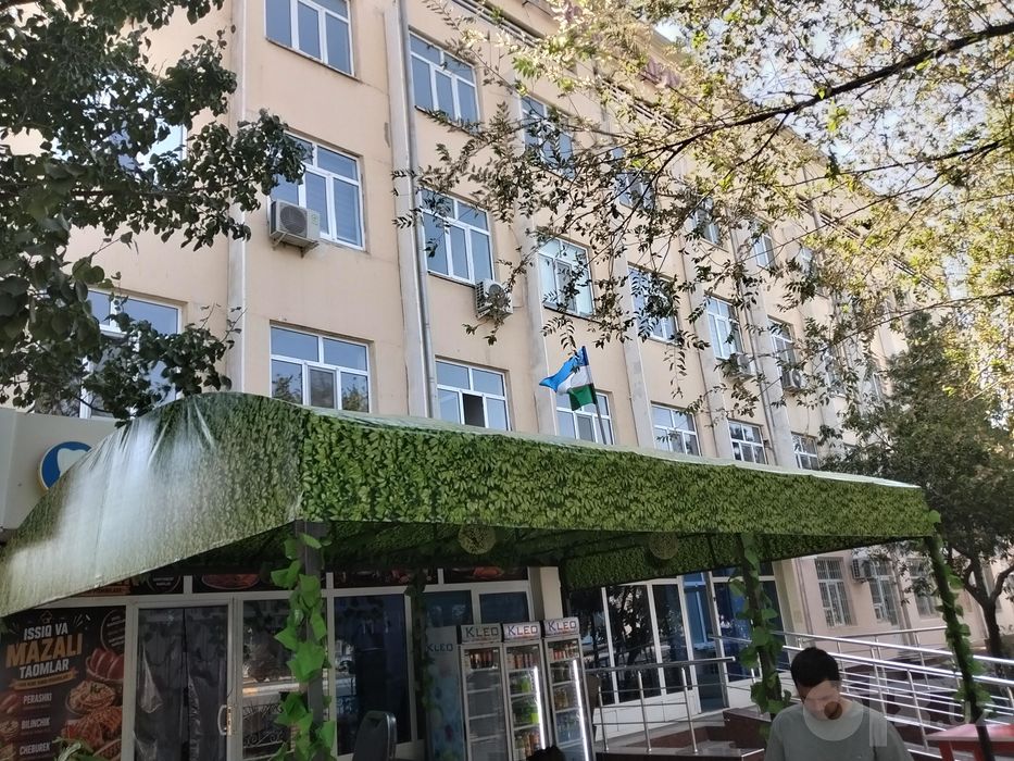 baner tent prazirashni kapsulaustanovka qilamiz