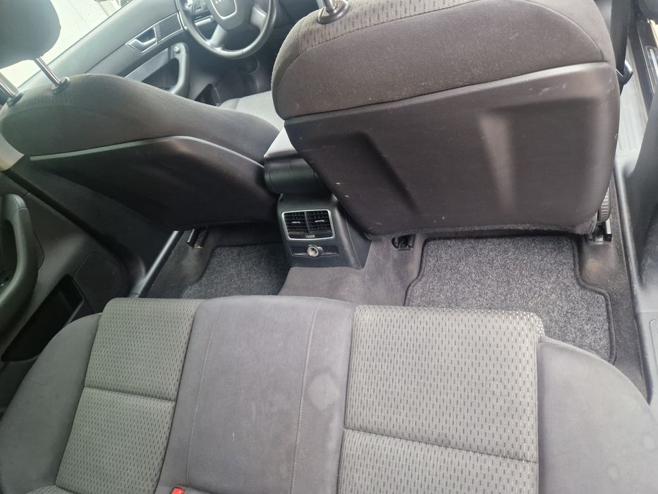 Vând urgent Audi A 6 2.7