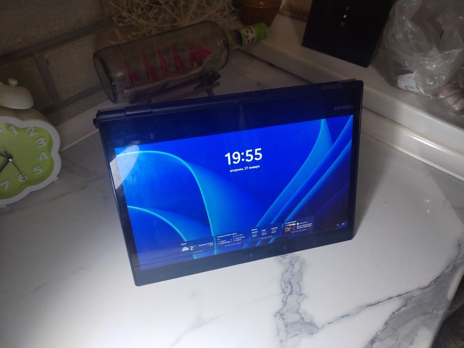 Toshiba dynabook V72