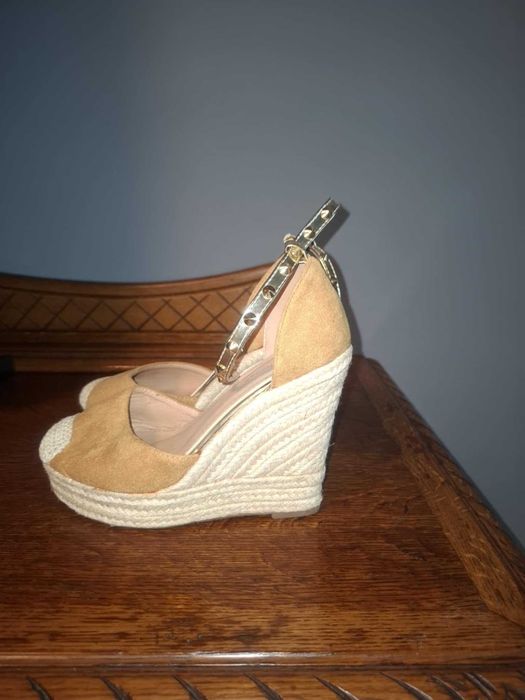 Летни сандали на платформа  Ideal shoes