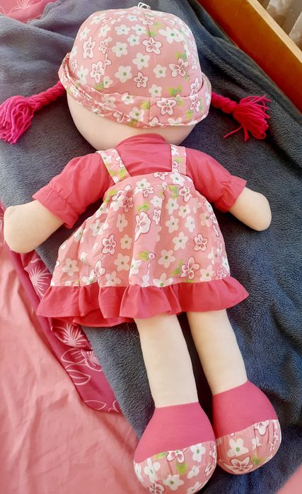 Продавам детска кукла