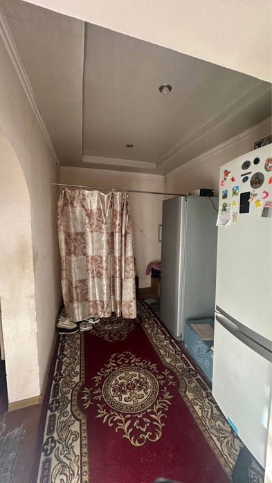 Сергели Хонабод Жакей 4 сотих 5 хона ховли яшаб турилган уй