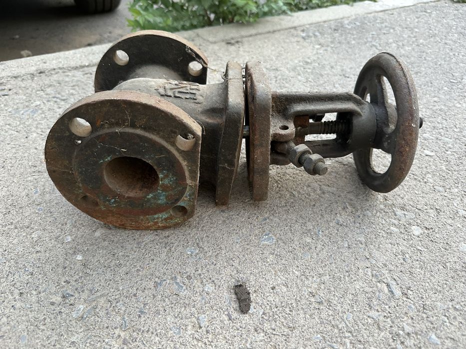 Продам задвижки на 50