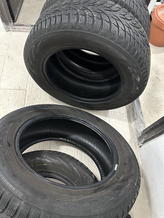Cauciuciri Nokian, 215/60 r16 de iarna in stare buna