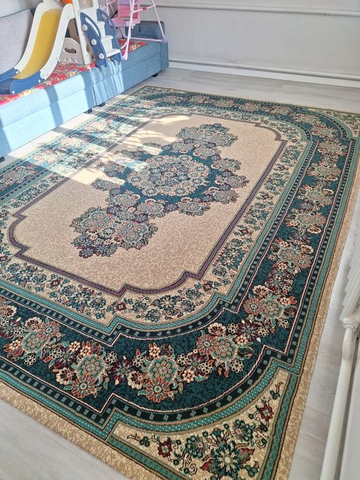 Продам ковёр в хорошем состоянии