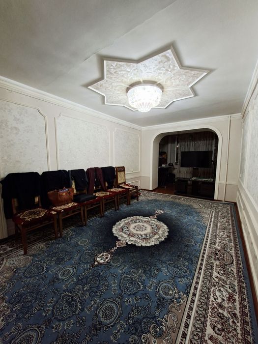 Чиланзар 13.  2 х комнатная 2 х 6 балкон.  Кирпич